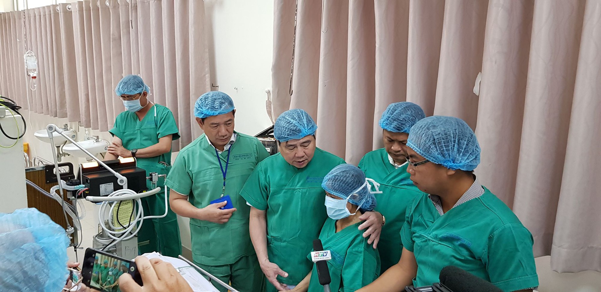 Trưởng nh&oacute;m hiệp sĩ bị đ&acirc;m thủng gan, tim đ&atilde; qua nguy kịch - Ảnh 4.