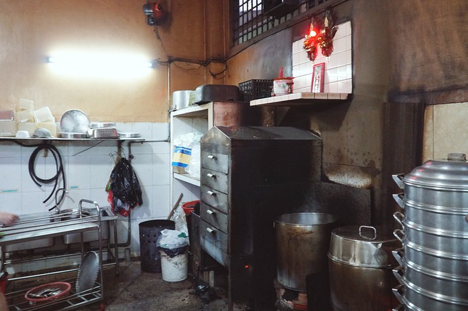 Qu&aacute;n g&agrave; &aacute;c tiềm thuốc bắc gốc Quảng Đ&ocirc;ng ba đời ở S&agrave;i G&ograve;n - Ảnh 4.