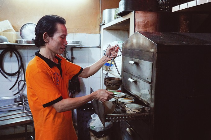 Qu&aacute;n g&agrave; &aacute;c tiềm thuốc bắc gốc Quảng Đ&ocirc;ng ba đời ở S&agrave;i G&ograve;n - Ảnh 6.
