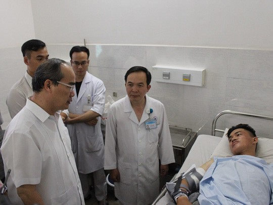 Ông Nguyễn Thiện Nhân đề nghị trang bị áo giáp cho hiệp sĩ - Ảnh 3.