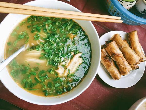 Đến Quảng Bình uống tiết mãng xà biển, ăn gỏi thủy quái - Ảnh 8.