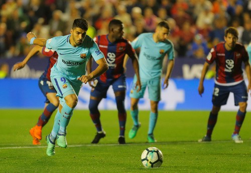 Rượt đuổi tỉ số bất thành, Barcelona thua trận đầu tại La Liga - Ảnh 6.