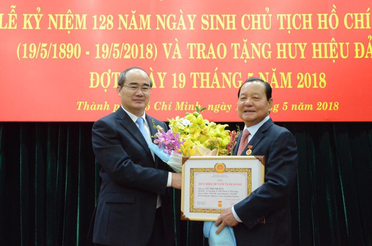 Ông Lê Thanh Hải nhận huy hiệu 50 năm tuổi Đảng