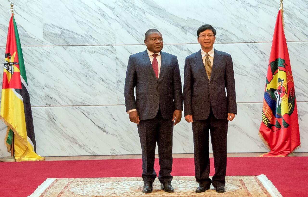 Cận cảnh Đại sứ Việt Nam trình Quốc thư lên Tổng thống Mozambique - Ảnh 3.