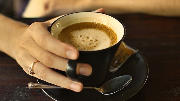 Bỗng dưng hay say cà phê, có phải là bệnh?