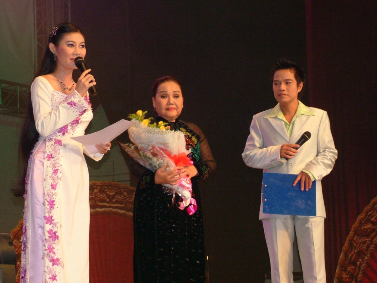 NSND Ngọc Gi&agrave;u: Cho ca vọng cổ, đừng bắt t&ocirc;i diễn h&agrave;i nữa - Ảnh 2.