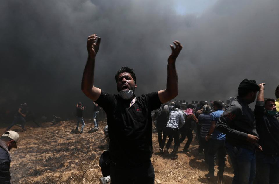 Ng&agrave;y đẫm m&aacute;u ở Gaza: B&eacute; 8 th&aacute;ng tuổi thiệt mạng v&igrave; kh&iacute; cay - Ảnh 5.