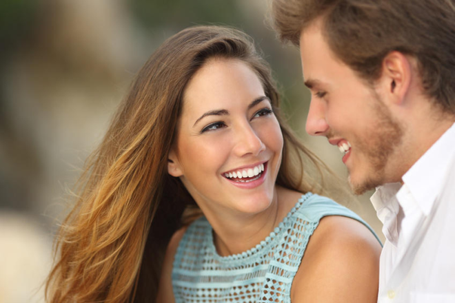 10 ng&ocirc;n ngữ h&igrave;nh thể chứng tỏ ch&agrave;ng kết bạn lắm rồi - Ảnh 9.