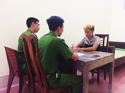 Cướp điện thoại, hiếp dâm xong quay phim nạn nhân