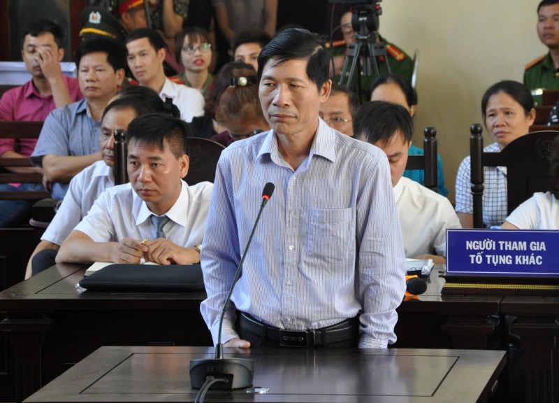 Xử vụ 8 bệnh nh&acirc;n chạy thận tử vong: Ngụy tạo bi&ecirc;n bản b&agrave;n giao sau sự cố - Ảnh 2.