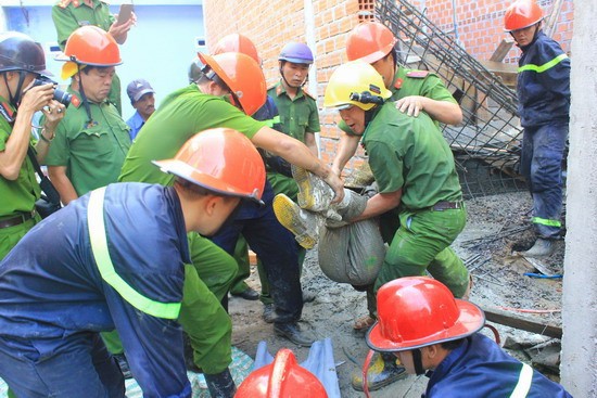 Xác định 4 người thương vong trong vụ sập sàn bê- tông kinh hoàng