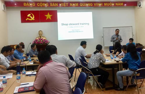 Nâng cao kiến thức cho cán bộ Công đoàn