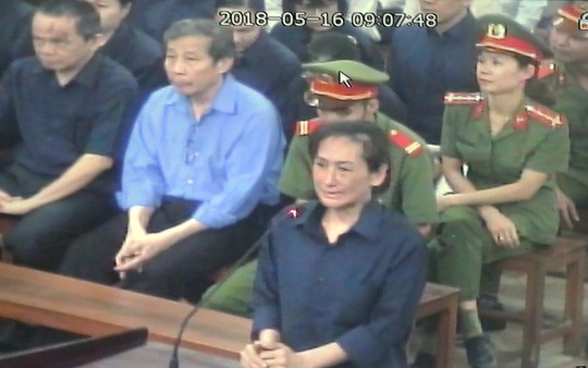 Luật sư của đại gia Sáu Phấn chơi chiêu tại tòa - Ảnh 1.