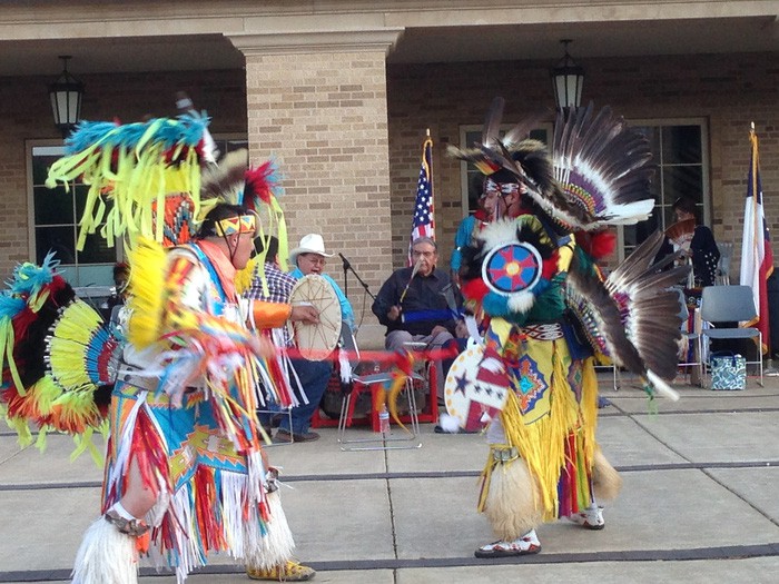 Độc đ&aacute;o lễ hội &lsquo;Pow Wow&rsquo; của người da đỏ - Ảnh 1.