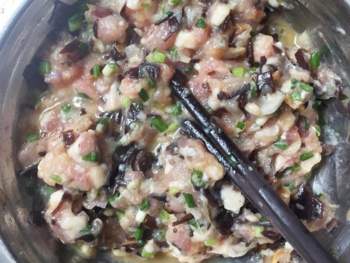 Quên miến nấu, miến xào đi, hãy thử miến... chiên giòn - Ảnh 4.