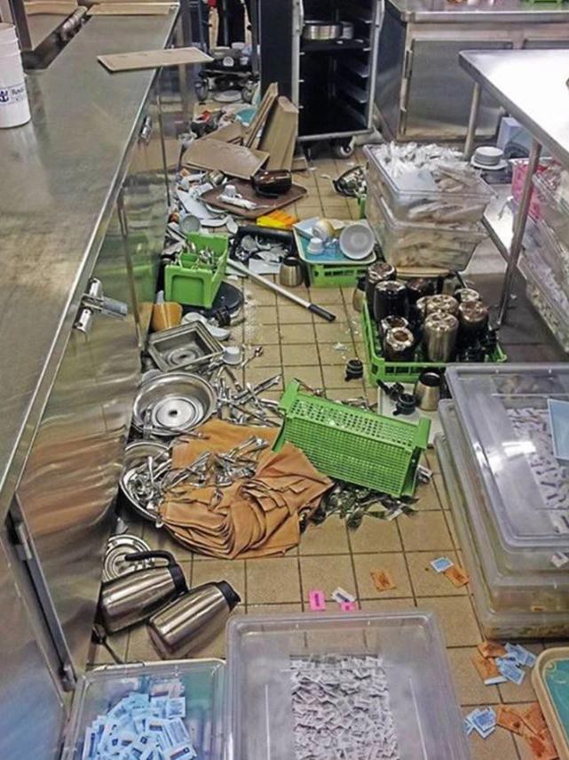 Đi du thuyền trên biển: Trở về từ địa ngục - Ảnh 7.