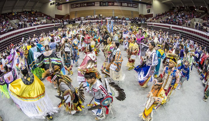 Độc đ&aacute;o lễ hội &lsquo;Pow Wow&rsquo; của người da đỏ - Ảnh 8.