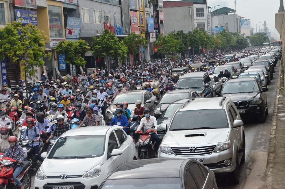 Không khí ở 2 đô thị lớn ô nhiễm nặng