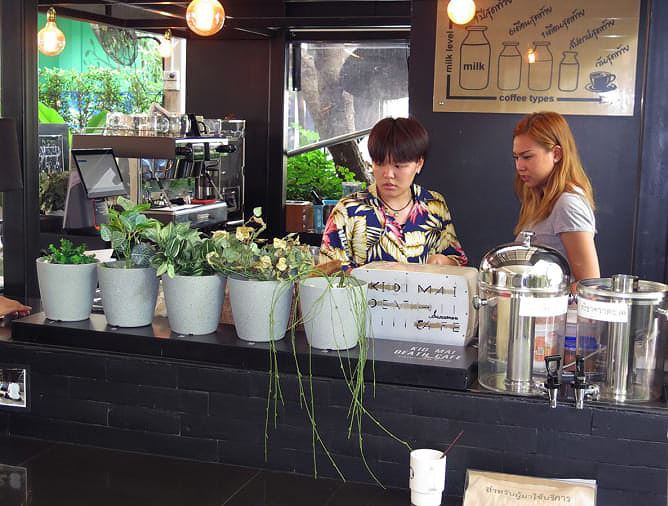 Rùng mình trải nghiệm cái chết bên trong quán cafe - Ảnh 6.