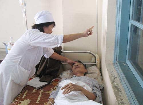 LẠC VÀO THẾ GIỚI "MA MEN" (*): Thanh toán BHYT cho "bợm nhậu"?