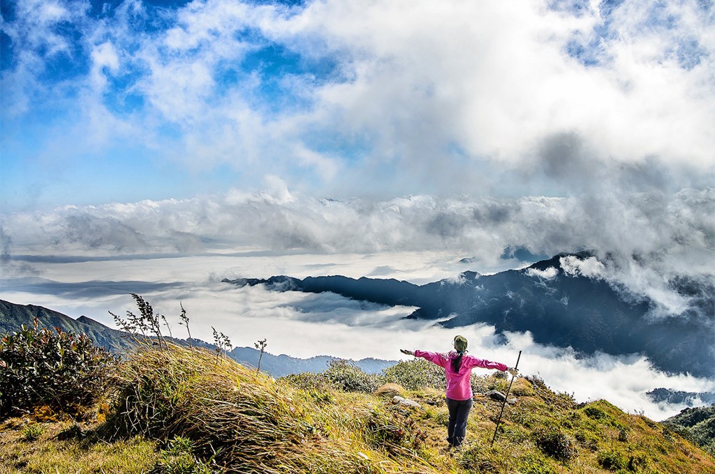 Những cung đường trekking đẹp nhưng nguy hiểm - Ảnh 1.