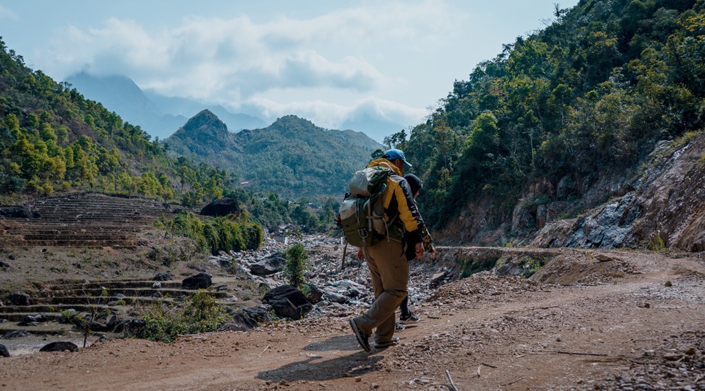 Những cung đường trekking đẹp nhưng nguy hiểm - Ảnh 11.