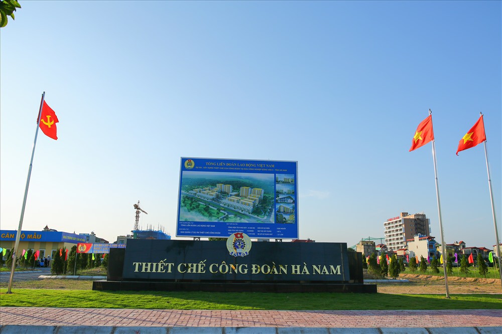Thủ tướng: Phải ưu tiên cho công nhân bức xúc về chỗ ở được mua nhà - Ảnh 5.
