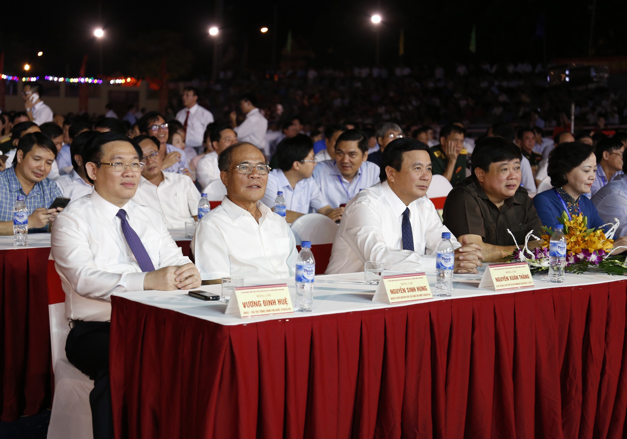 Nam Đàn được công nhận chuẩn nông thôn mới vào ngày sinh nhật Bác - Ảnh 2.