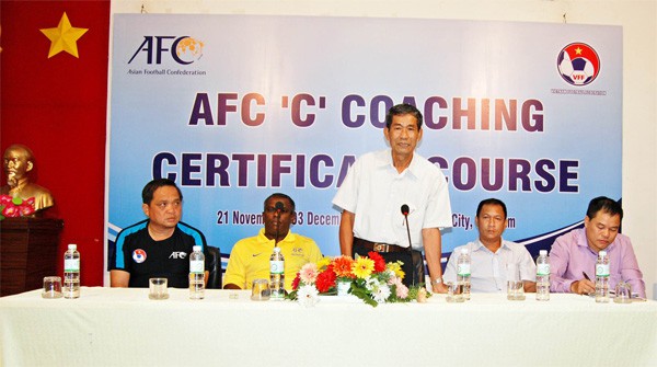 Cuộc họp dung tục của quan chức VFF và VPF: Người trong cuộc và VFF lên tiếng - Ảnh 1.