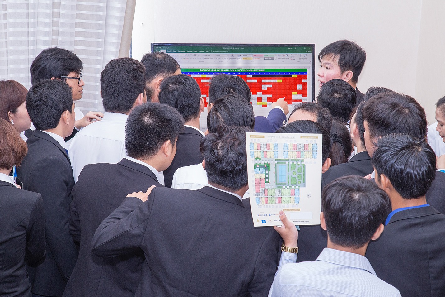 Địa ốc lân cận Sài Gòn: Nóng từ đất nền sang căn hộ - Ảnh 3.