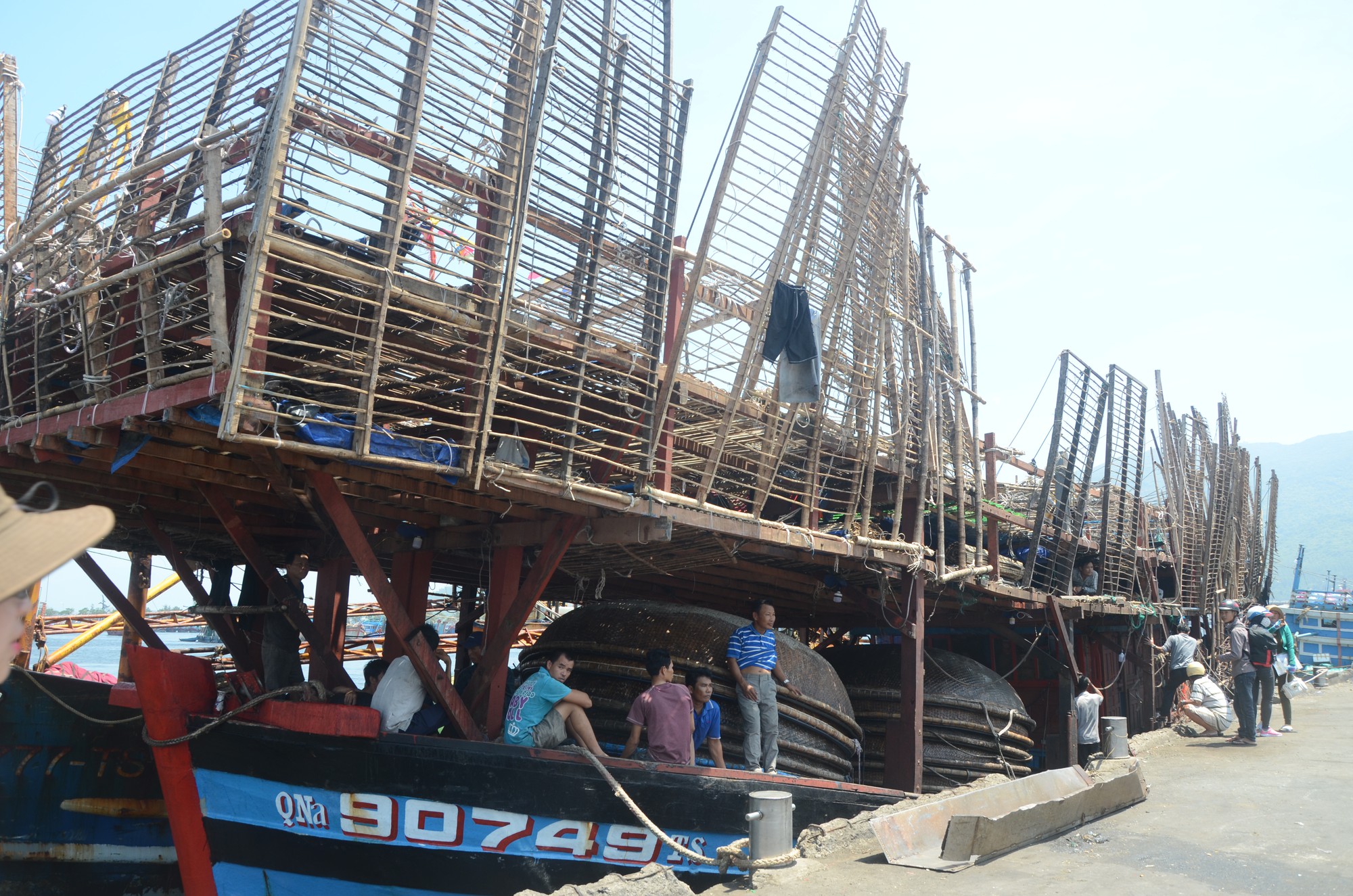 Chủ t&agrave;u c&aacute; chấp nhận lỗ h&agrave;ng trăm triệu để lai dắt t&agrave;u bạn v&agrave;o bờ - Ảnh 2.