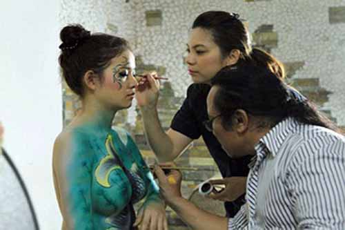 Vụ người mẫu tố bị họa sĩ hiếp dâm: Body painting là gì? - Ảnh 1.