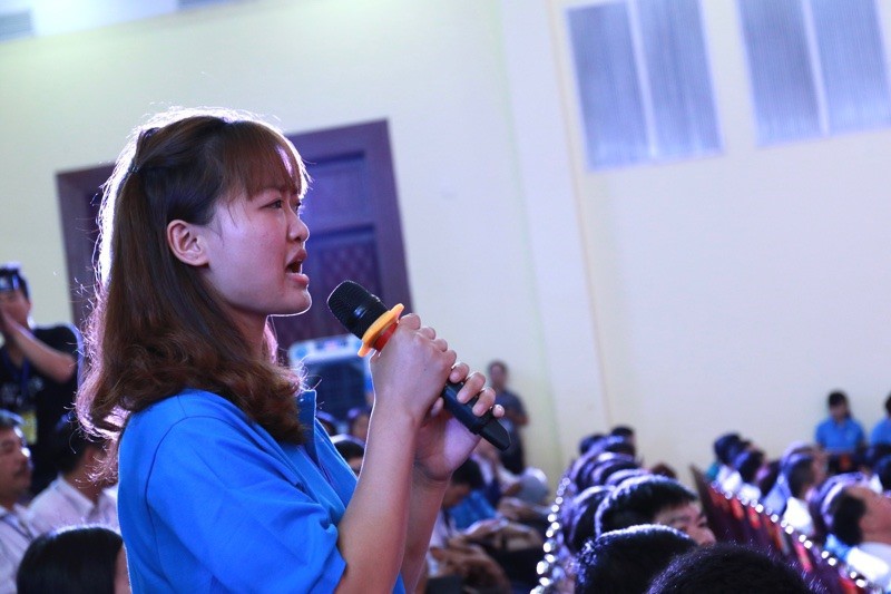Thủ tướng Nguyễn Xuân Phúc lắng nghe những lời nói thật của công nhân - Ảnh 3.