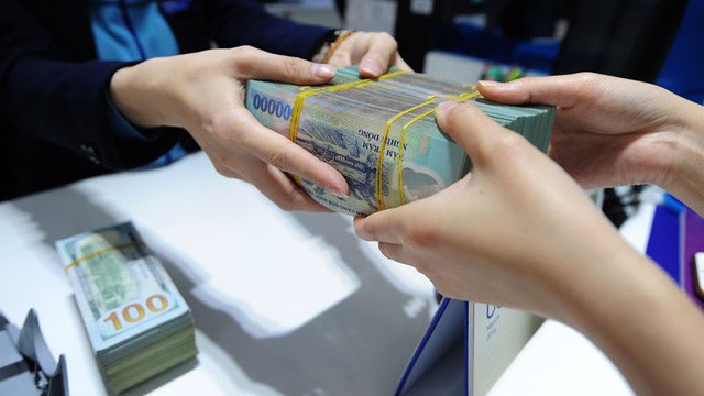 Lãi ‘cắt cổ’ 85%: Vung tay vay tiền ăn tiêu rồi oằn lưng trả nợ - Ảnh 1.
