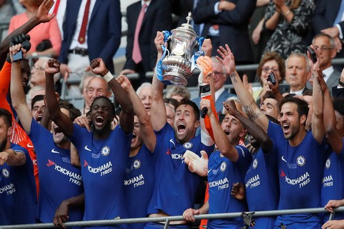 Mourinho không phục khi nhìn Chelsea đoạt FA Cup