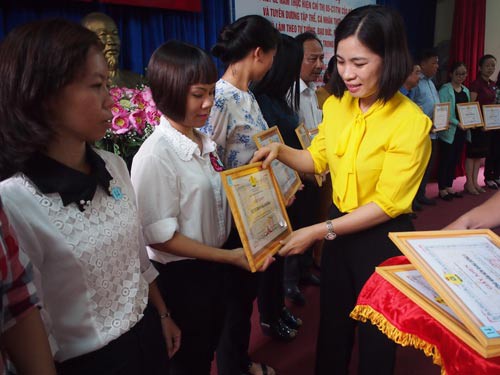 Tuyên dương điển hình học Bác