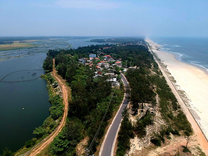 V&ugrave;ng biển Tam Thanh kh&ocirc;ng chỉ c&oacute; l&agrave;ng b&iacute;ch họa - Ảnh 2.