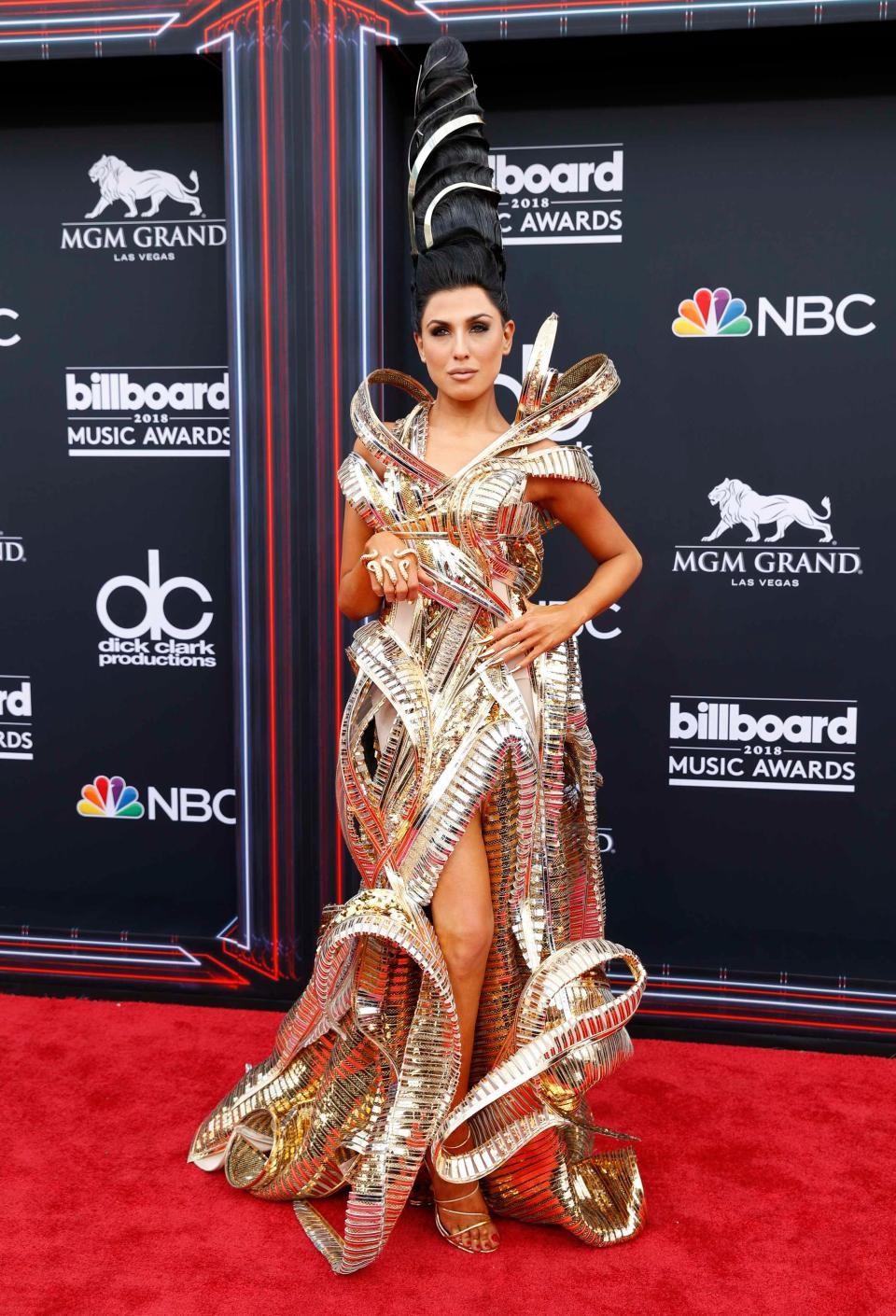 Những thảm họa thời trang tại Billboard Music Awards 2018 - Ảnh 6.