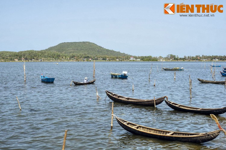 Ngơ ngẩn trước vẻ tuyệt sắc của đầm &Ocirc; Loan  - Ảnh 9.