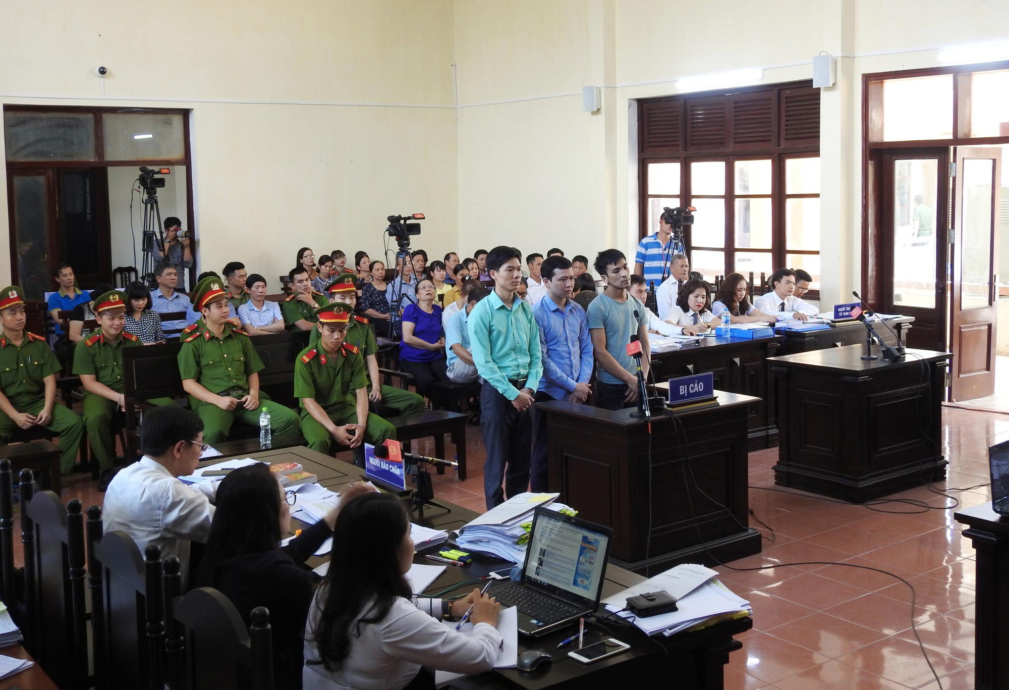 Bác sĩ Hoàng Công Lương bị đề nghị án treo