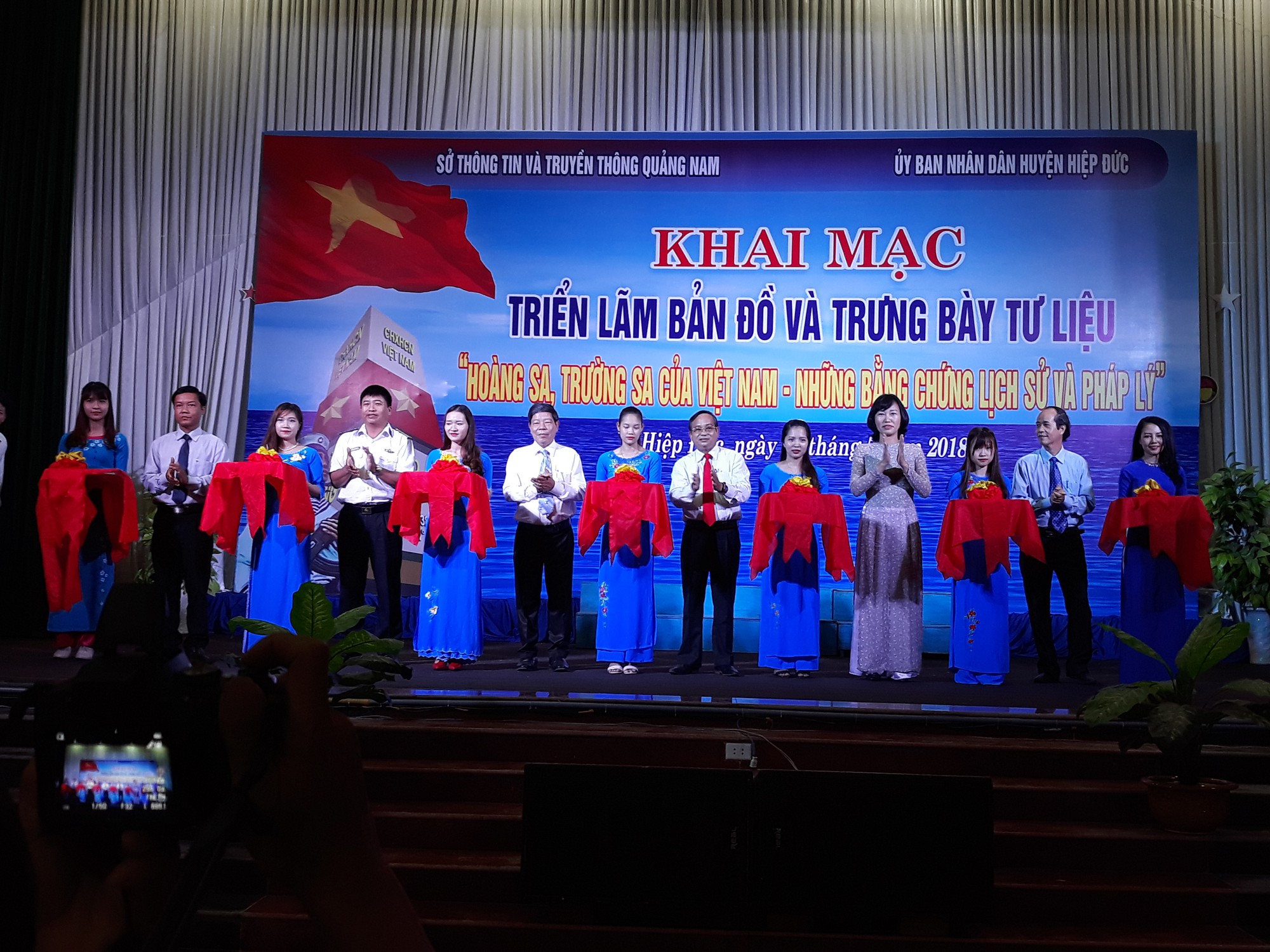 Triển l&atilde;m bản đồ, tư liệu khẳng định Ho&agrave;ng Sa, Trường Sa của Việt Nam - Ảnh 1.