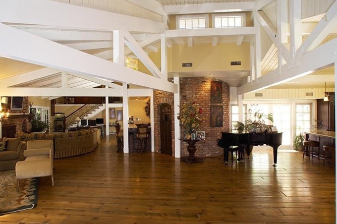 Điền trang thơ mộng rộng hơn 20.000 m2 của Miley Cyrus - Ảnh 8.
