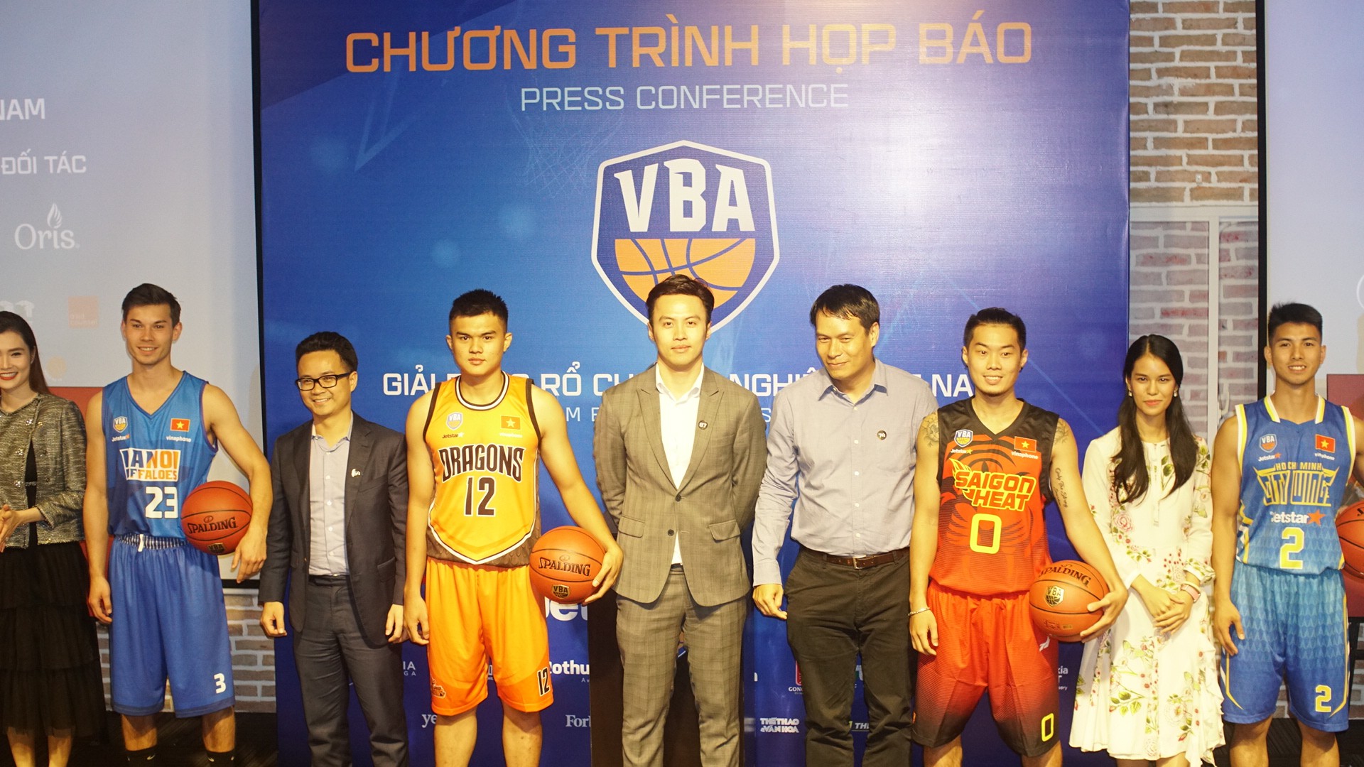 Tăng VĐV ném rổ bản địa để tăng tính hấp dẫn