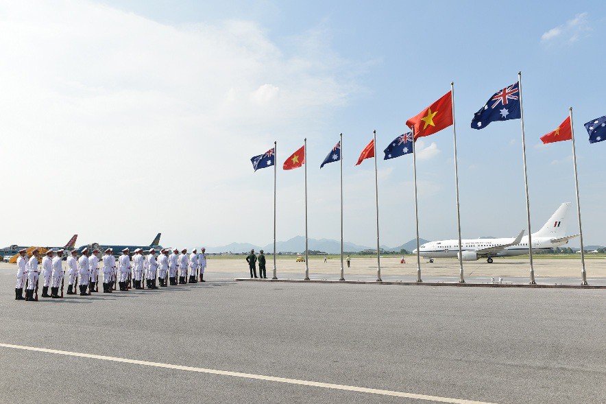 Cận cảnh lễ đón Toàn quyền Úc thăm Việt Nam - Ảnh 1.