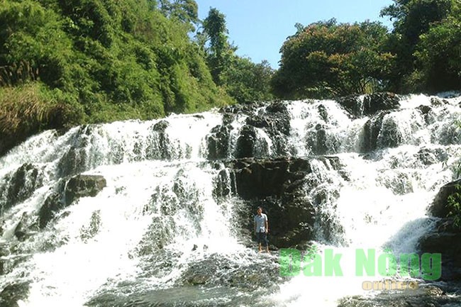 Xứ sở của những ngọn th&aacute;c thi&ecirc;ng tuyệt đẹp - Ảnh 2.