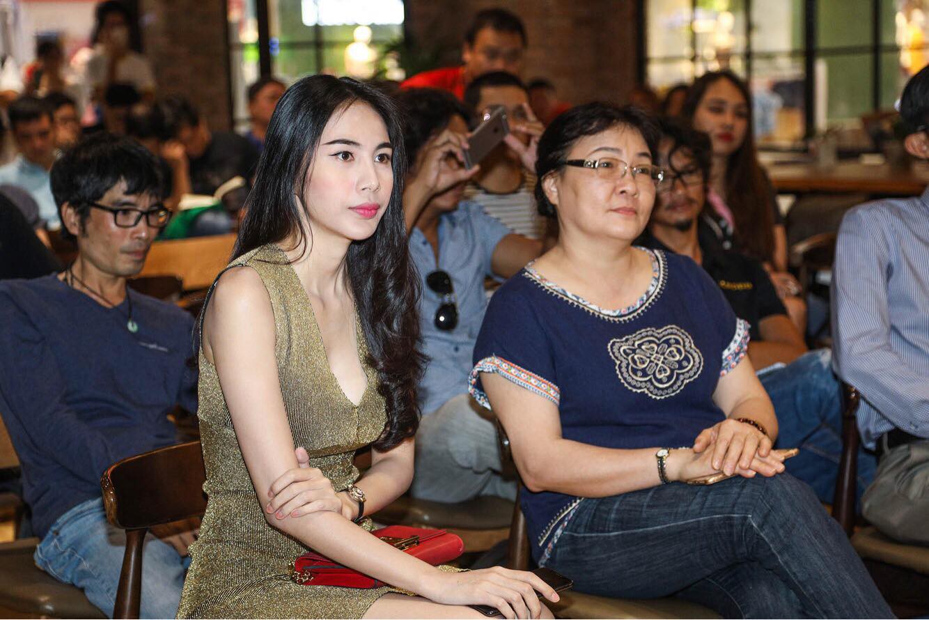 Công Vinh: Vì chọn Thủy Tiên, bỏ bầu Hiển, bị cả nước ghét! - Ảnh 2.