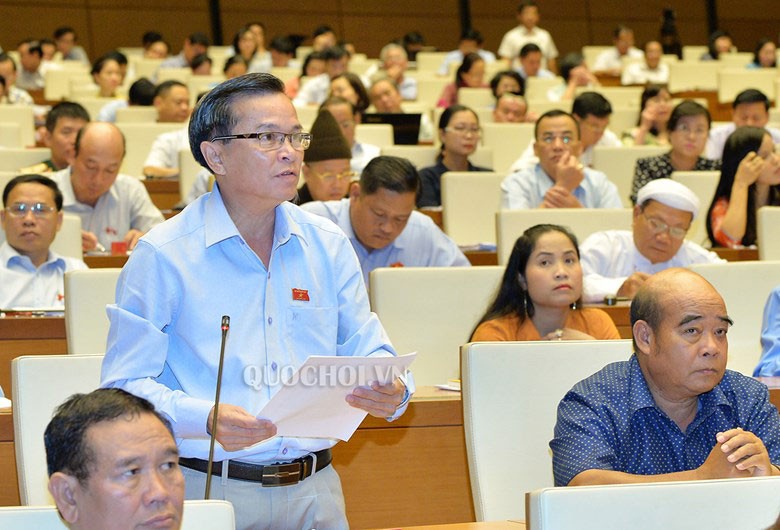 Tố cáo qua điện thoại: Sợ gì vu khống!