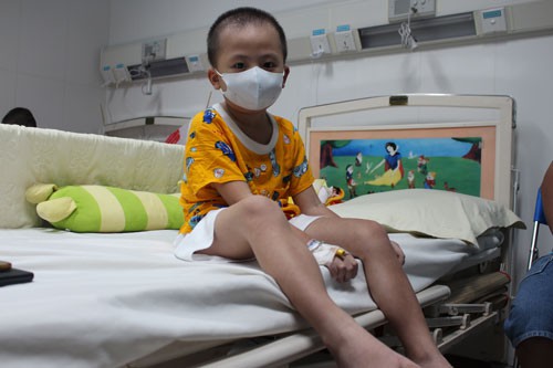 "Mẹ ơi, con muốn về nhà…"