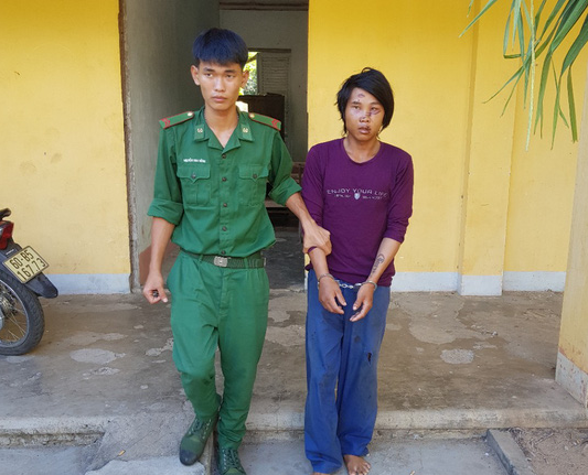 Cãi nhau lúc nhậu trên biển, chém bạn nguy kịch