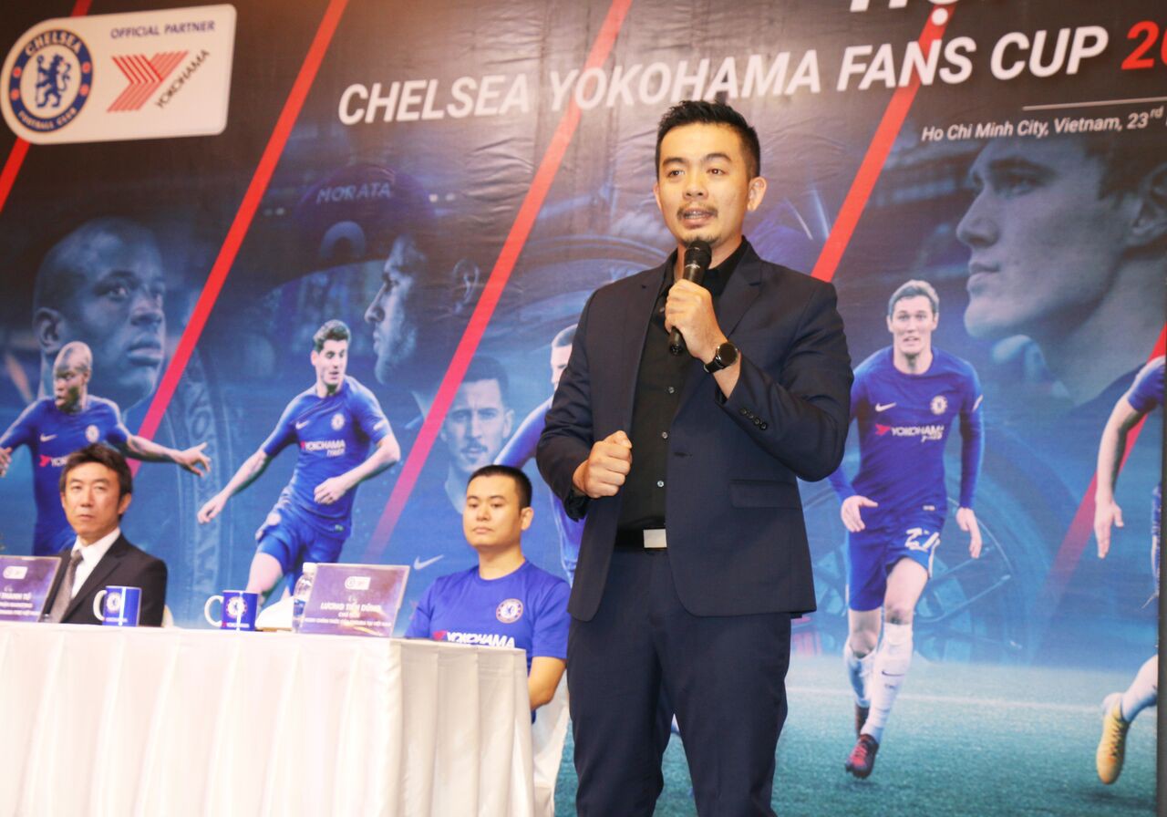 Mời HLV Chelsea sang r&egrave;n đội b&oacute;ng phong tr&agrave;o - Ảnh 1.